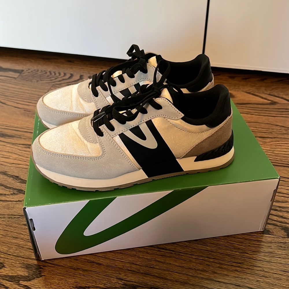 Tretorn Loyola 2.0 sneakers, worn twice, size 7, taupe and black